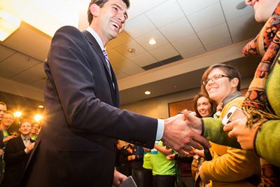 2554-Don Iveson_Get Out The Vote Rally_16oct2013